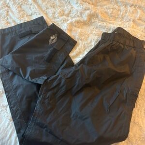 COLUMBIA - MEN'S MEDIUM - BLACK NYLON ELASTIC WAIST OMNI TECH PANTS